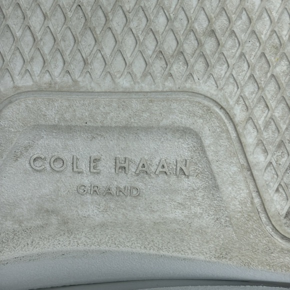 (H) Cole Haan GrandPro Rally Velcro
Sneaker size: Women's 9B - Picture 11 of 16